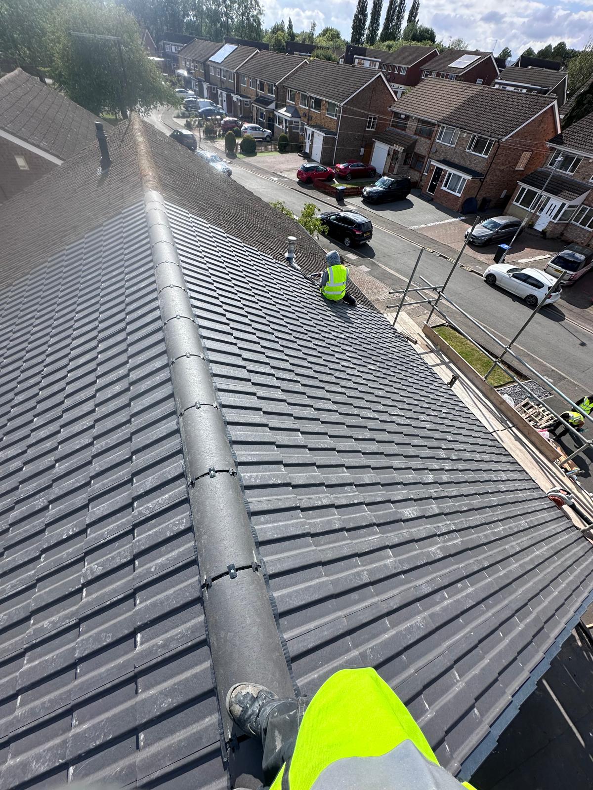 Crownpeakroofing team at work
