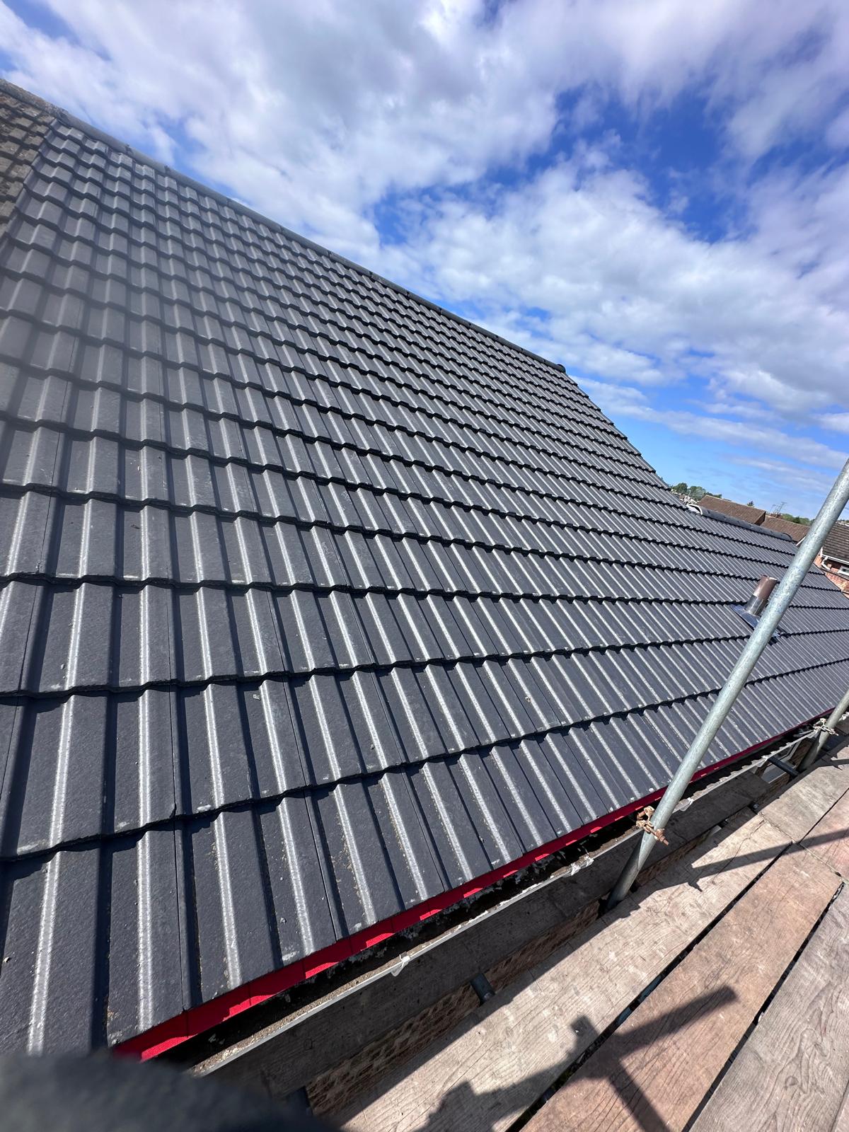 Crownpeakroofing team at work